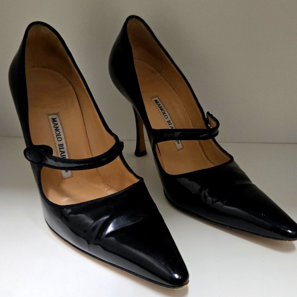 Manolo Blahnik black heels